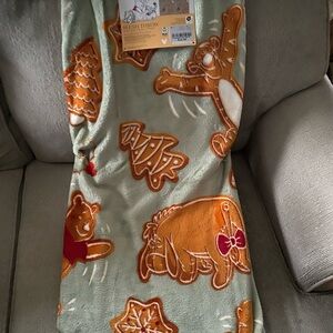 Winnie the Pooh Christmas Gingerbread Throw Blanket